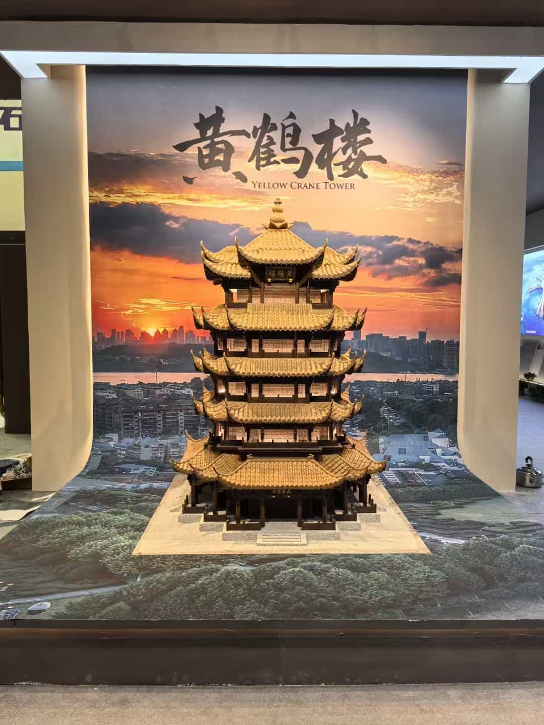 黑河仿古石文创作品-黄鹤楼